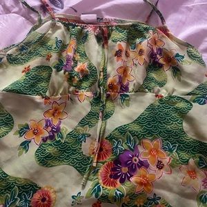 Cute star 9 tropical 🌴 top!
